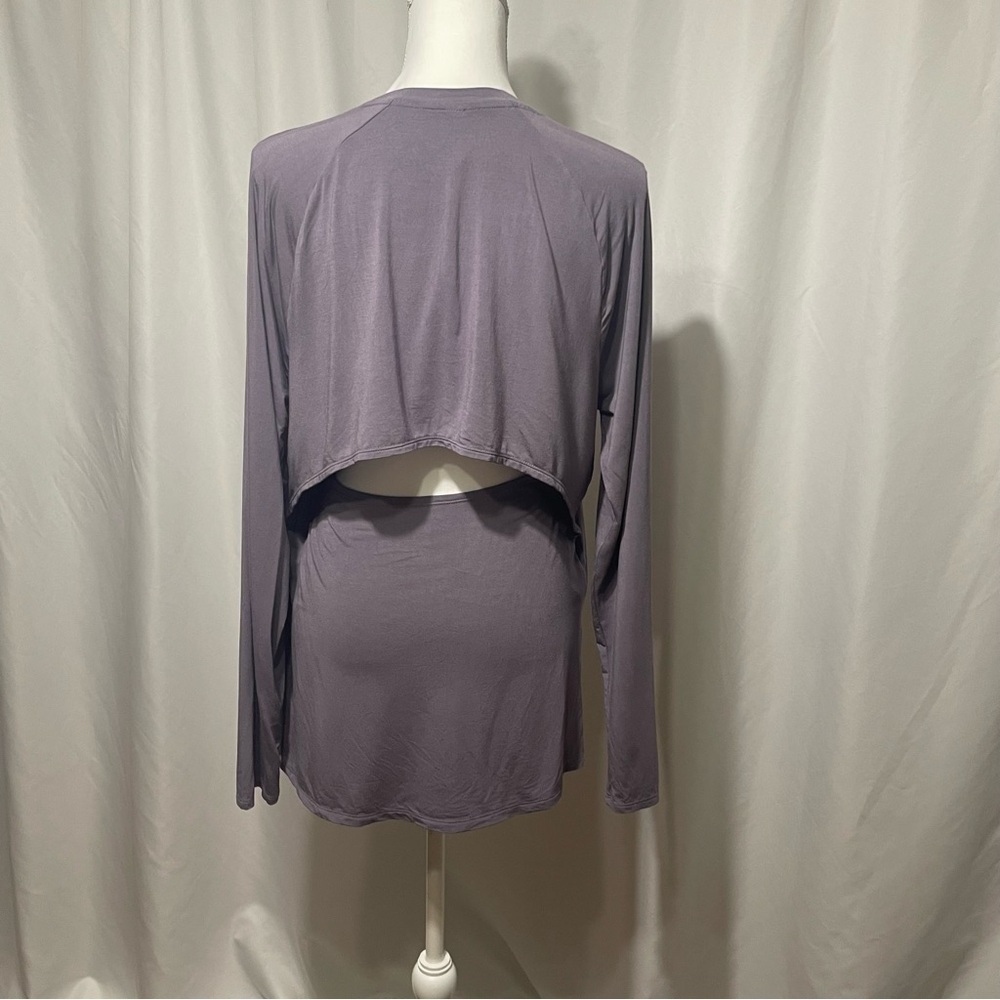 Under Armour Women's Long Sleeve Top in Lavender with Back Cutout - Picture 2 of 13